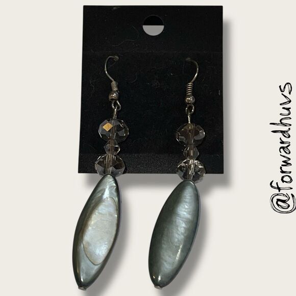 Bundle Sale 3 for $15 | Faux Shell Drops with Faceted Clear Beads - Picture 5 of 6